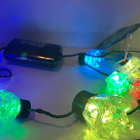 Disney’s Main Street Electrical Parade Light Up Glow Necklace - Picture 3 of 6